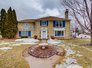 3272 S 46th St, Greenfield, WI 53219