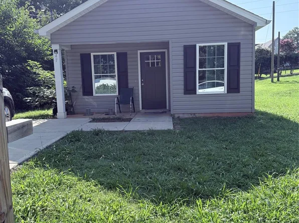 47 14th St SE, Hickory, NC 28602