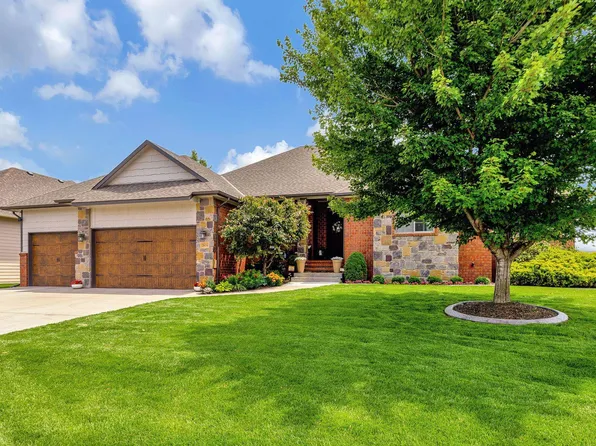 2616 N Paradise Ct, Wichita, KS 67205