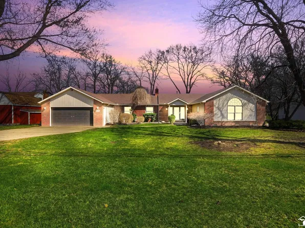 21781 Thorofare Rd, Grosse Ile, MI 48138