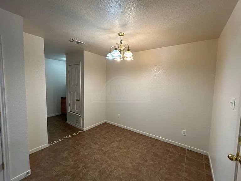 1107 Cinch Dr — Photo 9