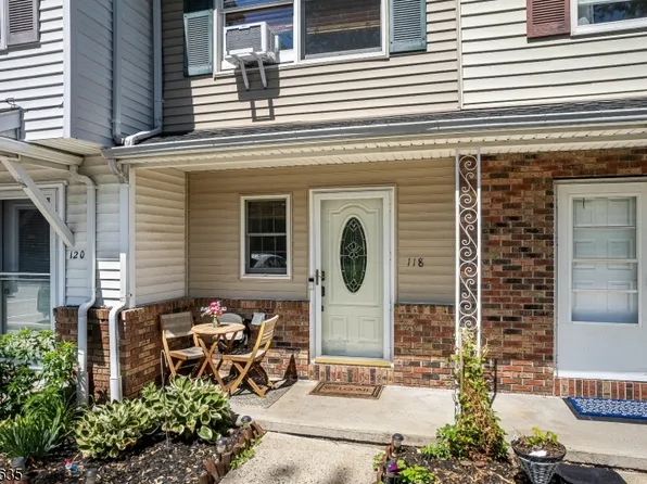 118 Brook Dr, Hackettstown Town, NJ 07840