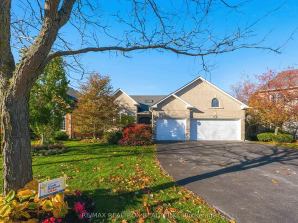 18 Glenforest Dr, Vaughan, ON L4J 8K5