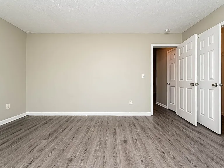 172 Marsh Glen Dr — Photo 6