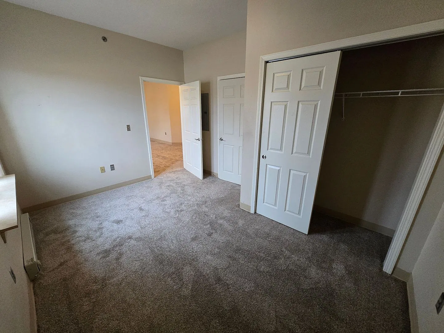 Plains - Murray Hall Apartments — Photo 2