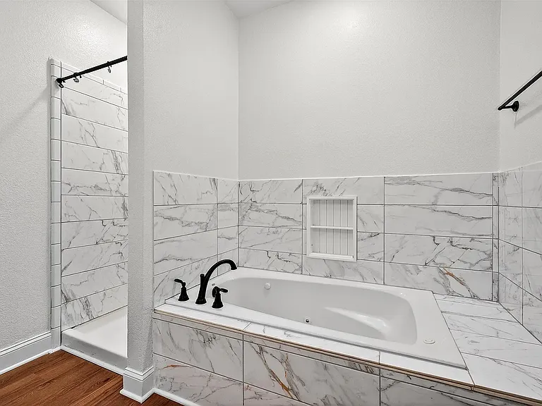 501 Harris St — Photo 23