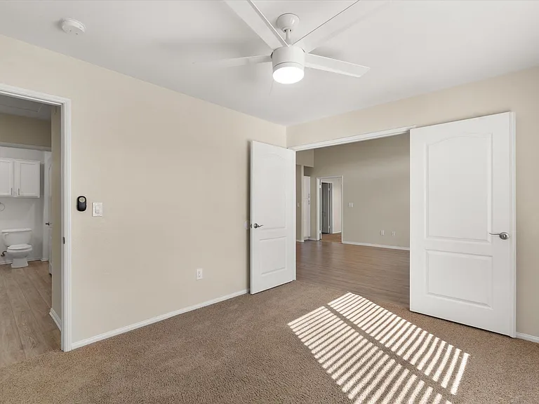 Santa Fe Apartments II — Photo 18