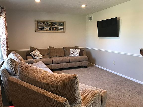 5th image of 458 Rolling Meadows Dr