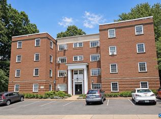32 University Cir APT 3, Charlottesville, VA 22903