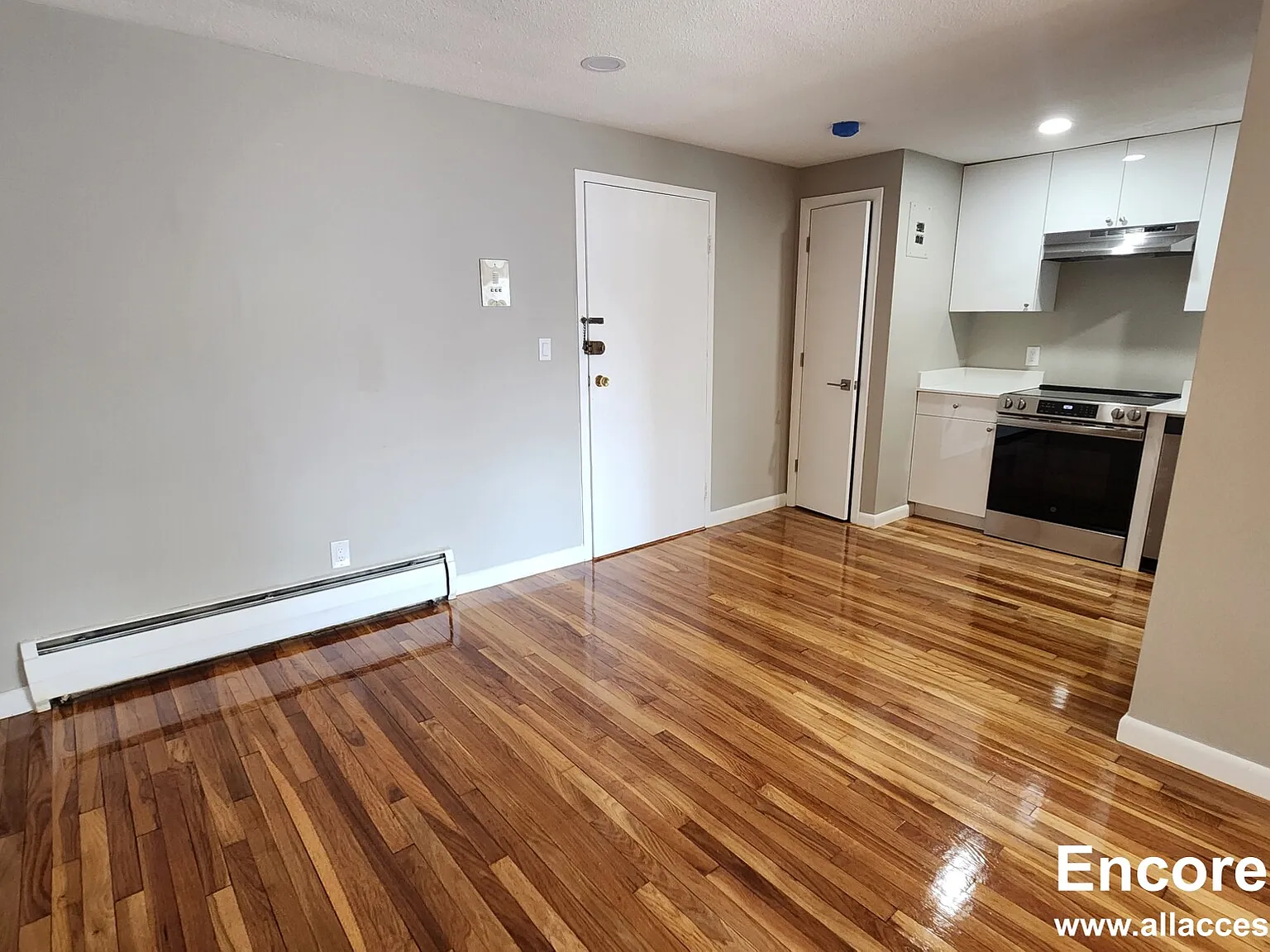 1 bed, 700 sqft, $2,800 — Photo 4