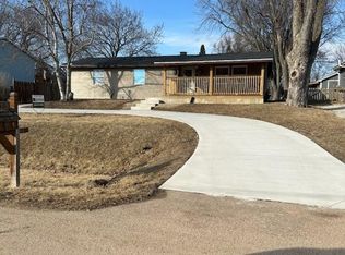 1624 Lake Holiday Dr, Sandwich, IL 60548