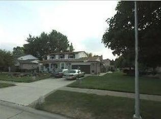 16819 Golfview St, Livonia, MI 48154