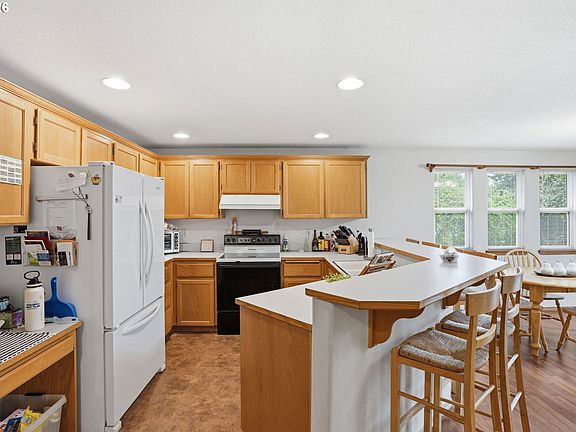 5th image of 603 NE 146th Ct