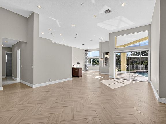 4th image of 111 N River Drive W