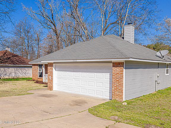 2nd image of 2123 Old Vicksburg Rd