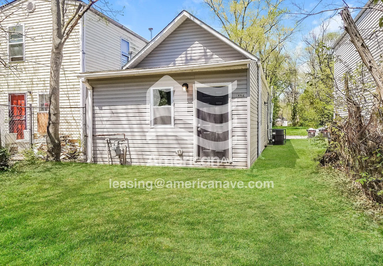 2 bed, 1.5 bath, 968 sqft, $770 — Photo 2