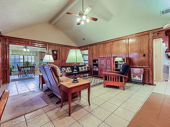 5th image of 15007 Vistamont Dr