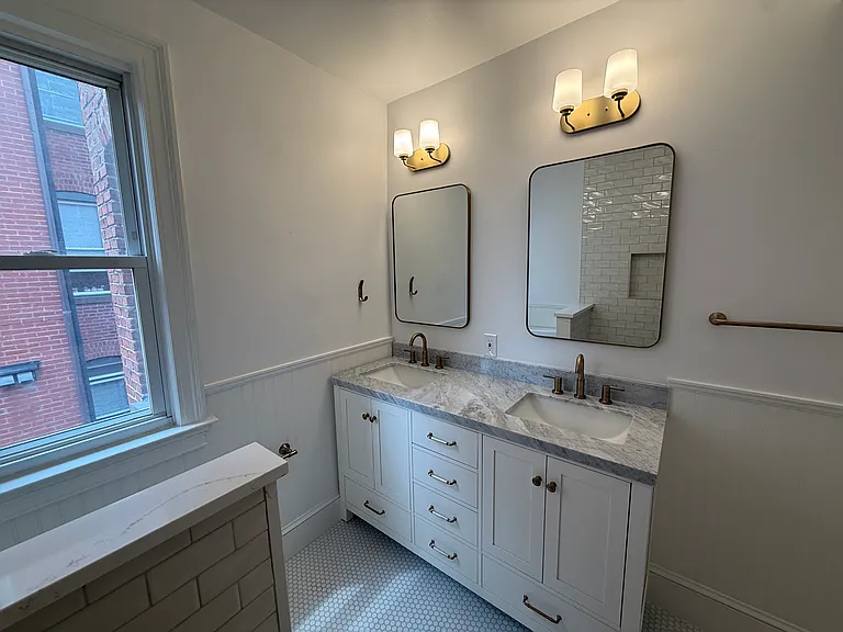 1318 Girard St NW — Photo 32