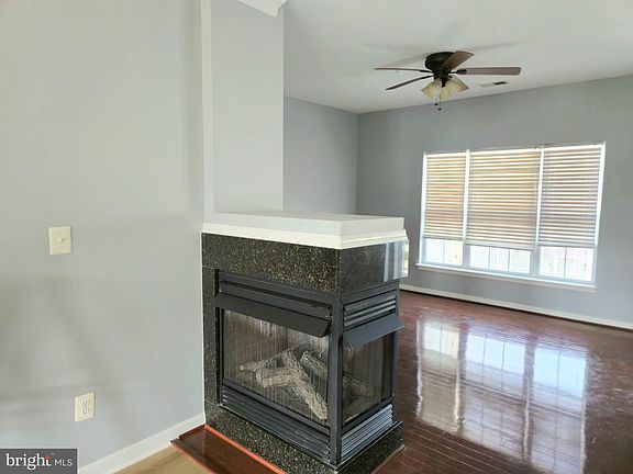 5th image of 1016 Wood Branch Ct Unit 410