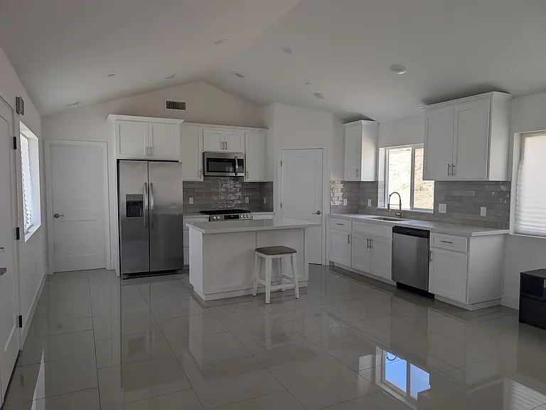 Crystal Ridge Ln — Photo 3