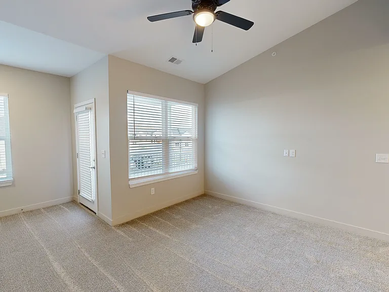Remington Lake Apartments — Photo 57