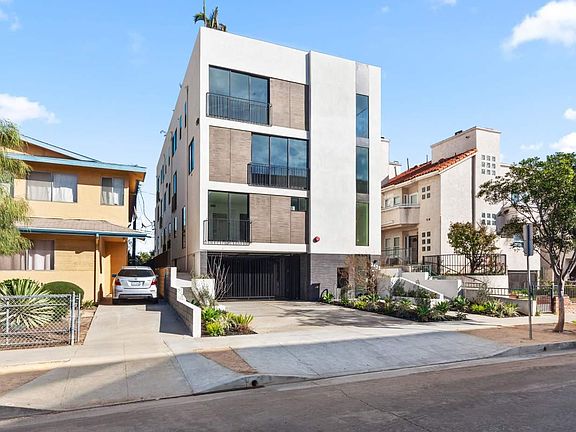 The front of our Venice coliving community!