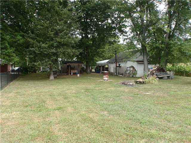 2nd image of 7424 N Banta Rd