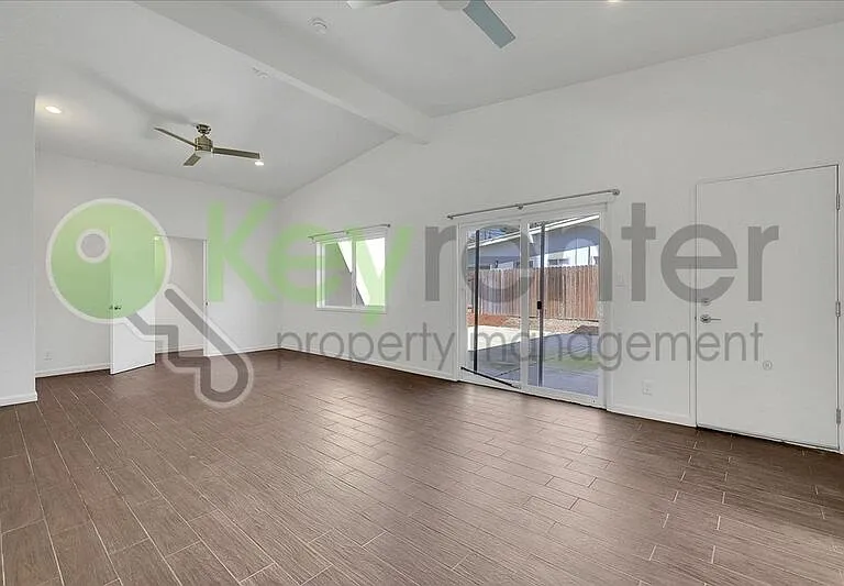 8133 Molokai Way — Photo 27