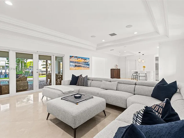 18 Eleuthera Dr — Photo 24