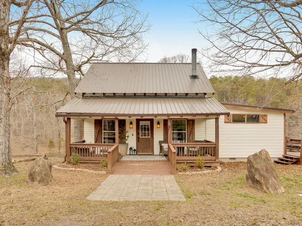 562 Lakeview Dr, Rising Fawn, GA 30738