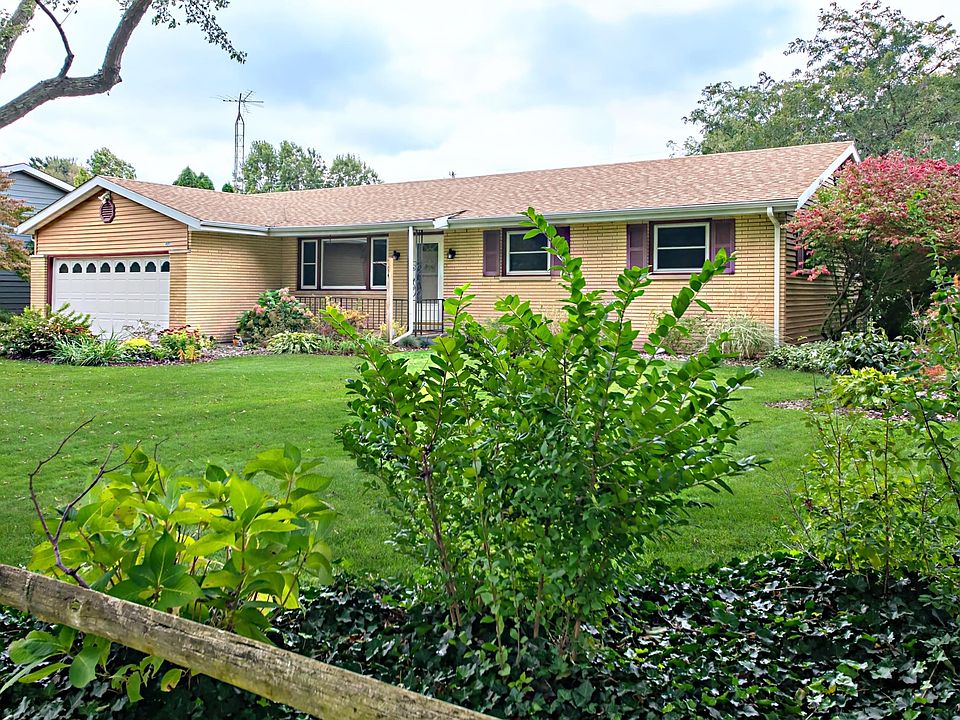 1st image of 4052 Woodland Ln