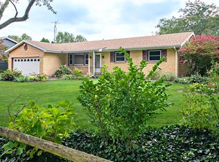 4052 Woodland Ln, Saint Joseph, MI 49085