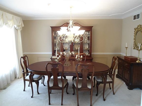 3rd image of 8149 Peach Blossom Ln