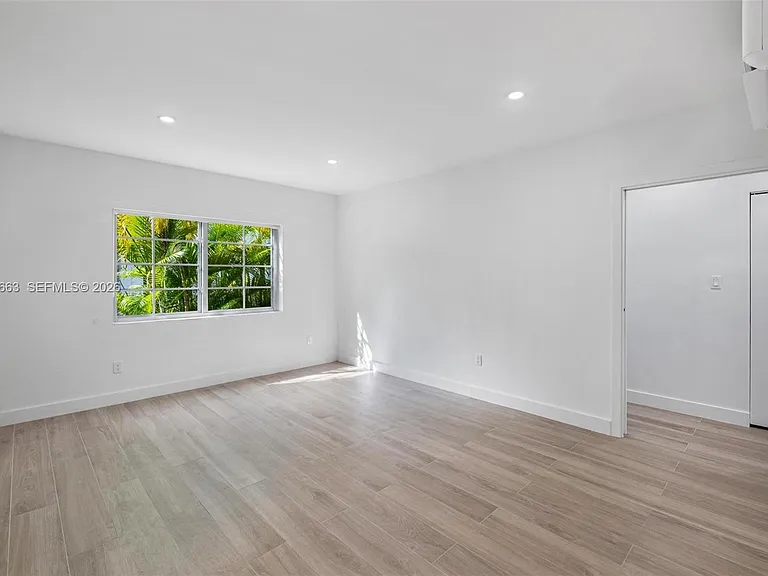 1610 Michigan Ave #2 — Photo 6