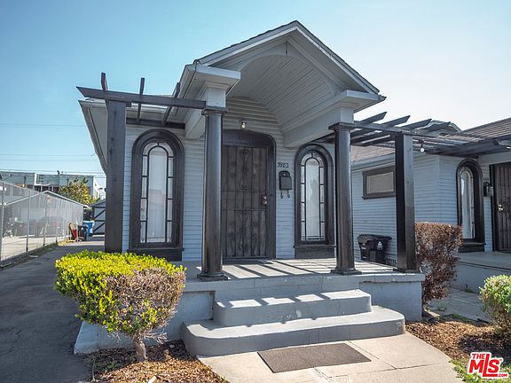 5th image of 3982 Brighton Ave