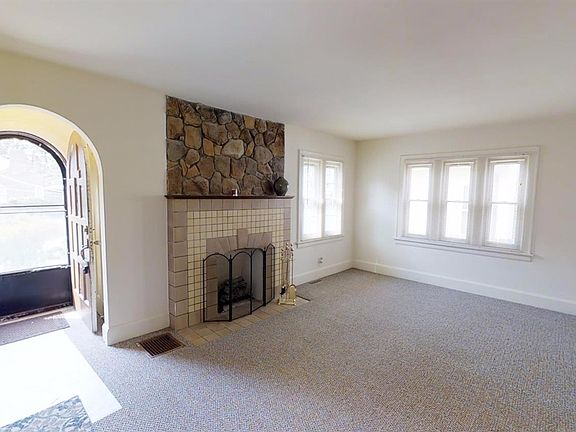 3rd image of 1530 Franklin Ave
