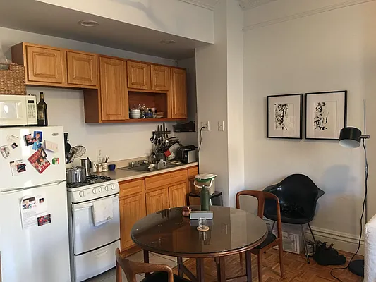 Rented by American Way Real Estate Inc | media 9