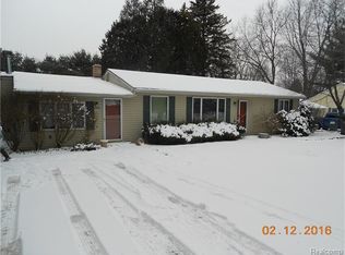 6888 Cheddar Valley Dr, Brighton, MI