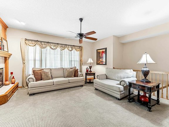 4th image of 1011 S Sagebrush St
