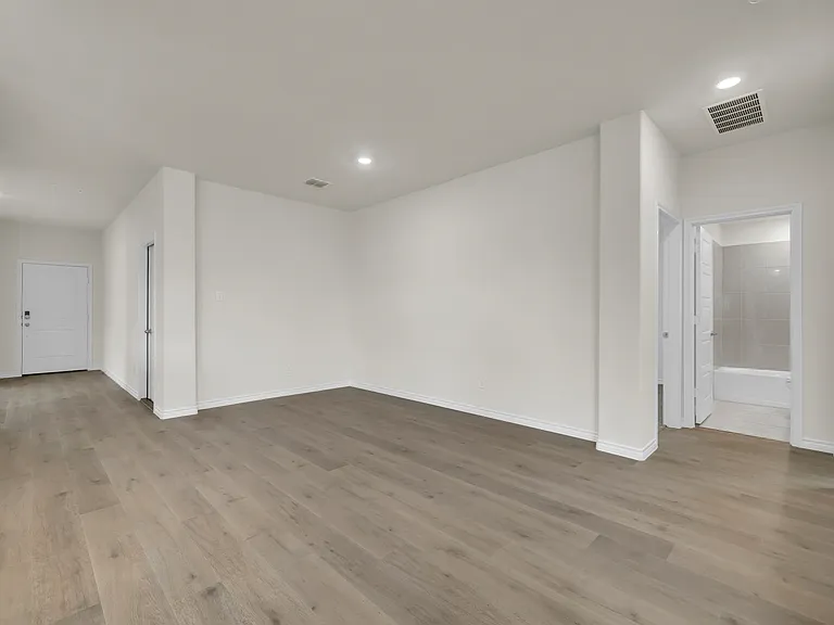 2044 Hearn Dr — Photo 5