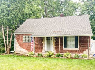 1328 Pierce Rd, Lansing, MI 48910