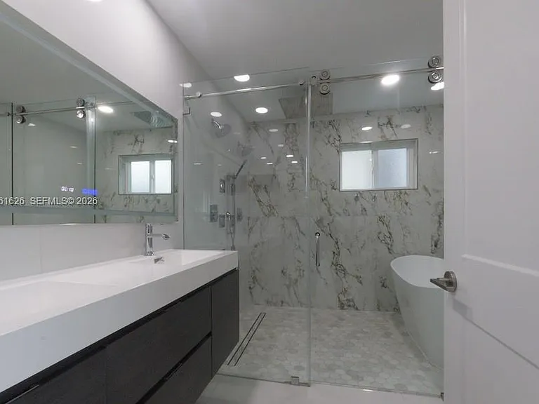 6305 SW 31st St — Photo 27