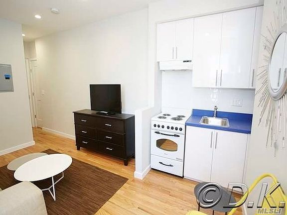 2nd image of 215 E Broadway APT 4J