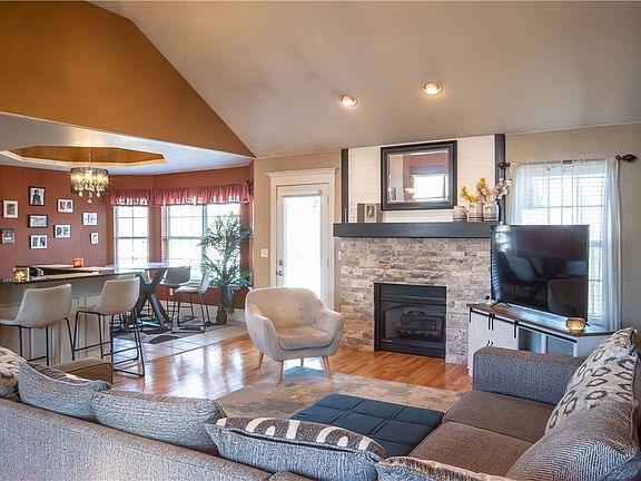 4th image of 2 McKeever Ln
