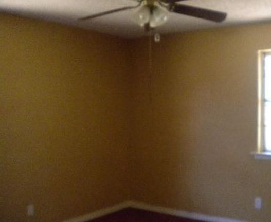 2nd image of 1115 W Cornelia Ave