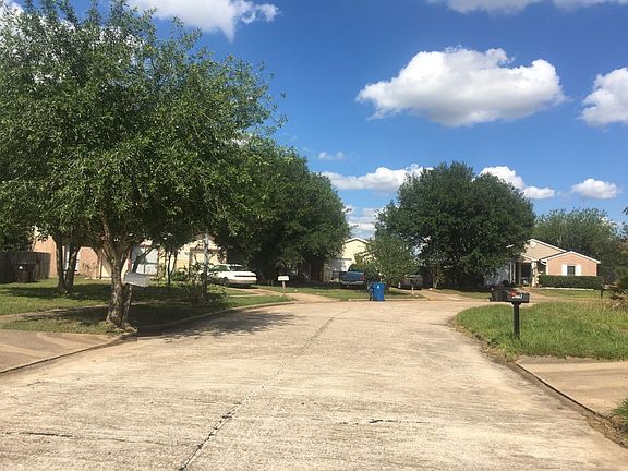4th image of 24107 Four Sixes Ln