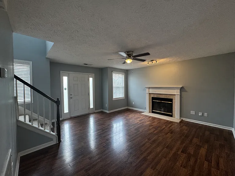 111 Warren Pass — Photo 5
