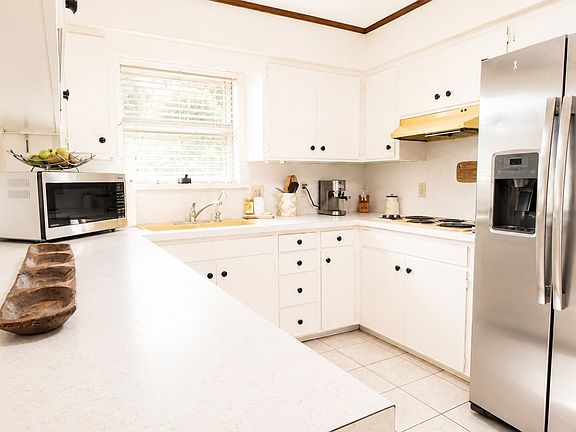 4th image of 308 Oakwood Dr