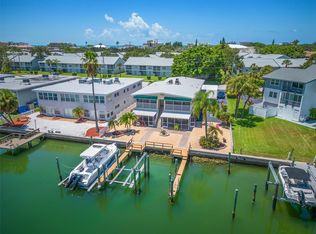 12005 3rd St E APT 3, Treasure island, FL 33706
