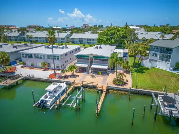 12005 3rd St E APT 3, Treasure Island, FL 33706
